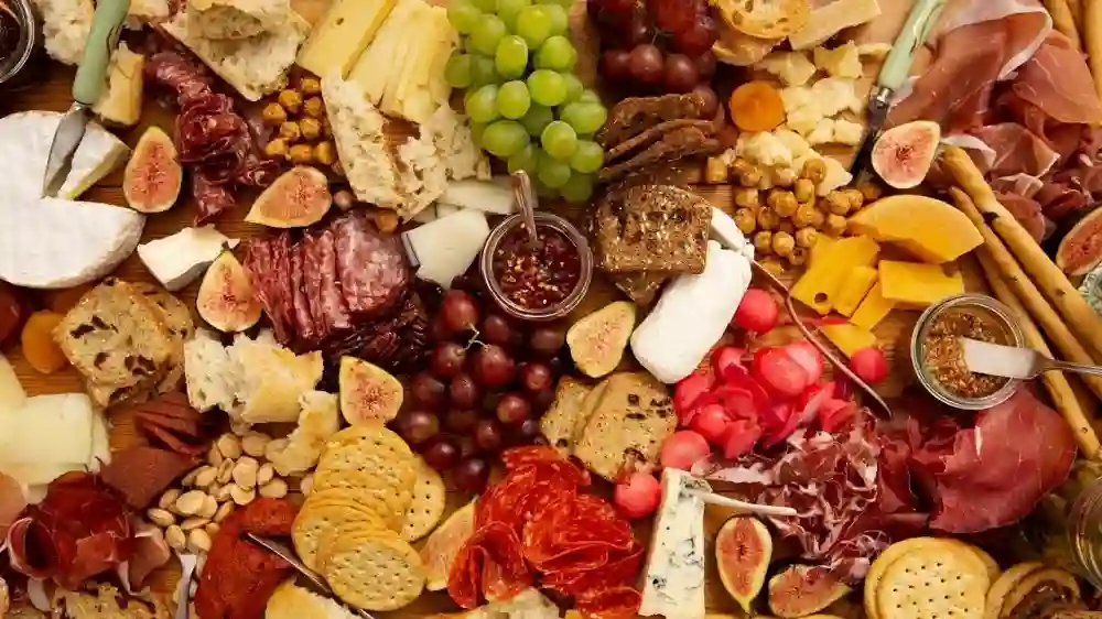 How To Create The Perfect Charcuterie Board